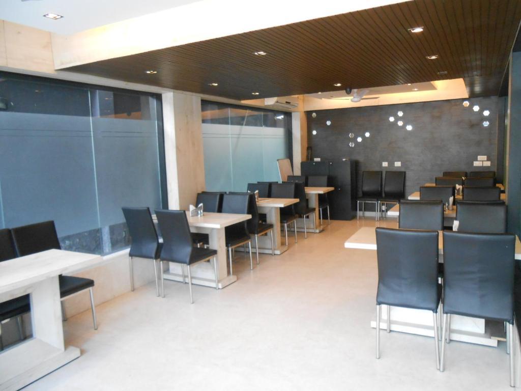 Hotel Victerrace Regency Kolkata Bagian luar foto